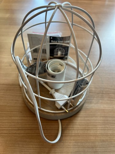 Tischlampe metall käfig weiß - tischlampe,