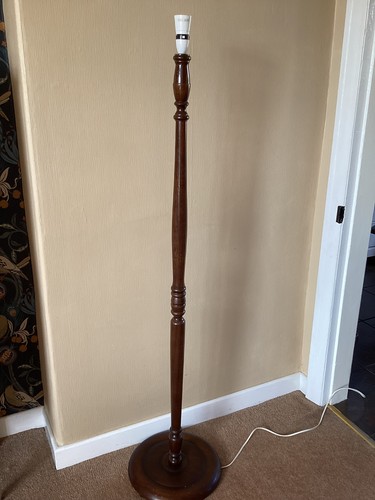Vinatge stehlampe aus holz - vinatge,