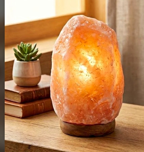 Salzlampe aus salzstein mit - aus,
