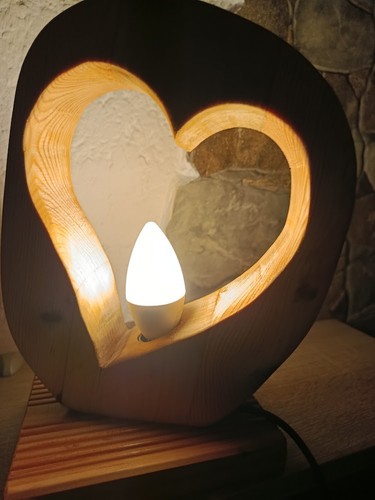 Holzlampe,Tischleuchte,Herzfor